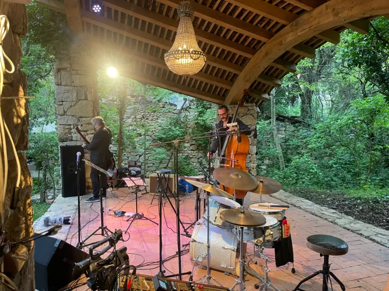 Performance at FIKL ART STAGE